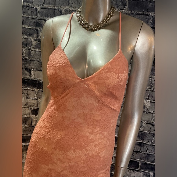 Peach Lace Stretchy Bodycon Dress - Picture 5 of 9